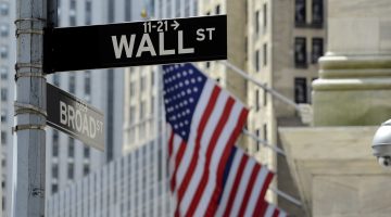 Higgyünk-e az elemzőknek – avagy mihez értenek a Wall Streeten? kép